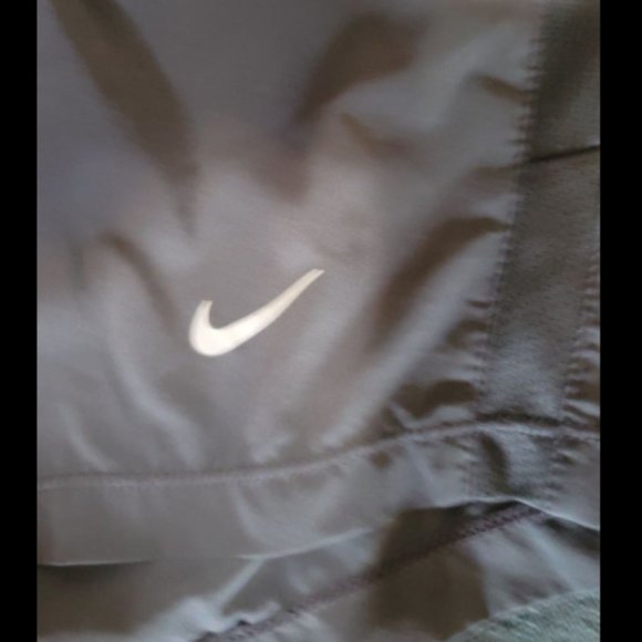 Nike Dri-Fit Shorts - Picture 3 of 4